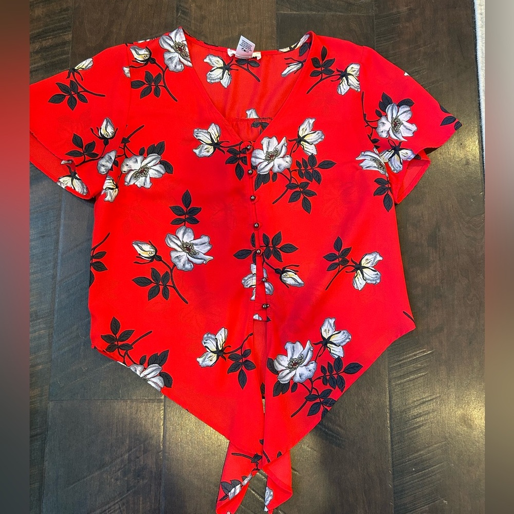 Beautiful front tie red blossom top